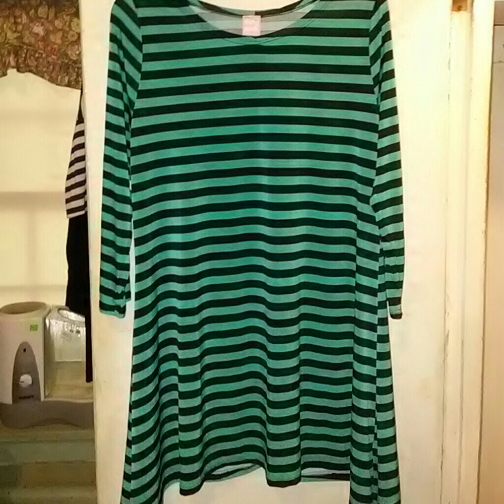 Poly Spandex 1X  top in Emerald Green and Black